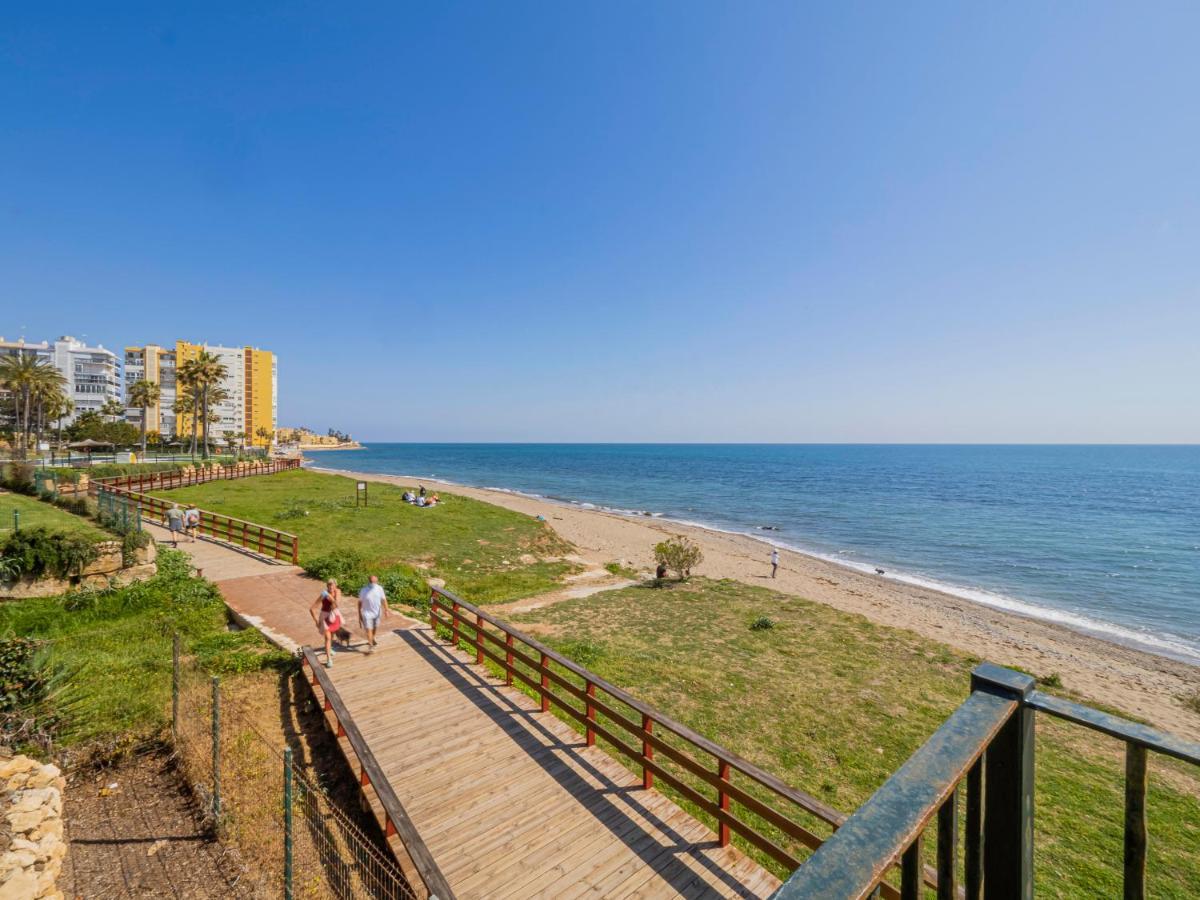 Apartment On Beach Mijas Sitio de Calahonda Exterior foto